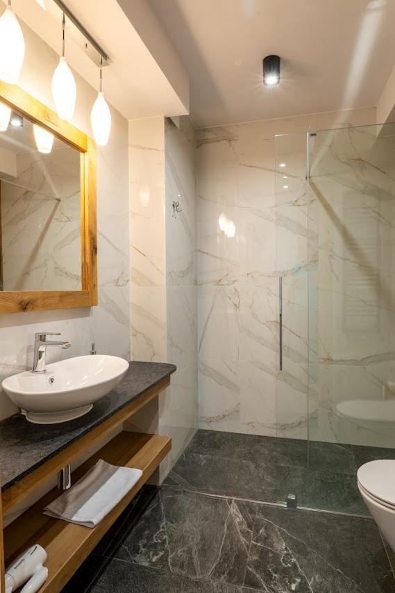 Apartamenty Mariza Szczawnica Jaworki: Mountain Retreat with Heated Pool & Sauna Exterior photo